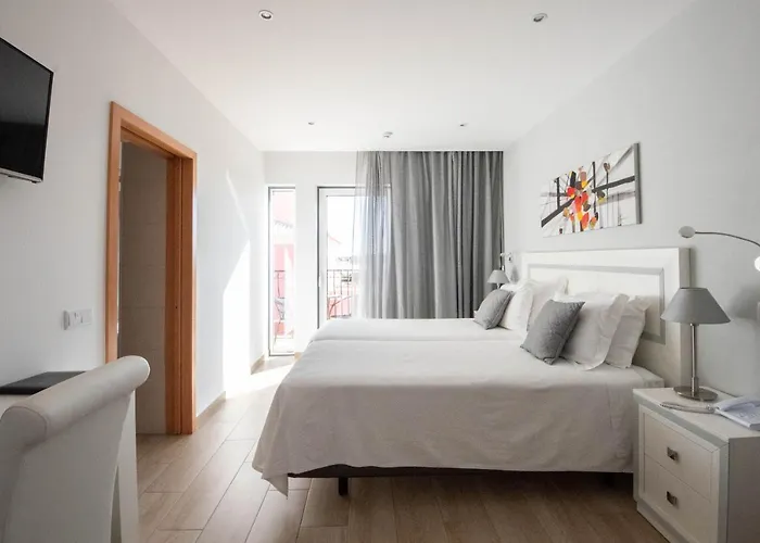 Solar De Mos 3* Lagos